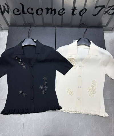 新品上线 款号:28913# #香香花朵翻领短袖实拍图