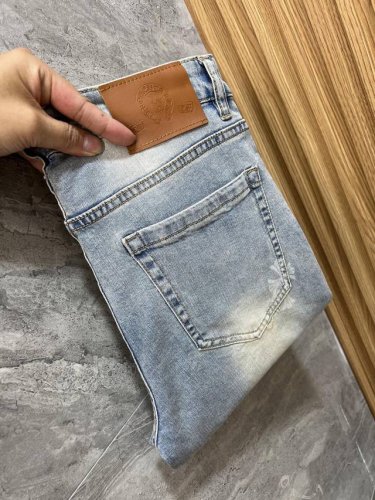 ch 克罗心 2025春夏新品 三标齐全 牛仔裤 好货不用过多介绍 看细节 专柜码数：29-38 175 140上身32码
