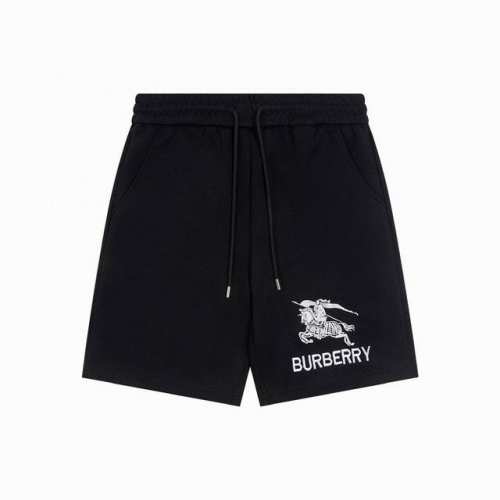 上新 款号:G009 Burberry巴宝莉新款经典战马刺绣短裤情侣款休闲五分裤 1面料采用活性黑360克非常优质厚实舒服的一款面料，腰部采用包边做工设计，穿搭