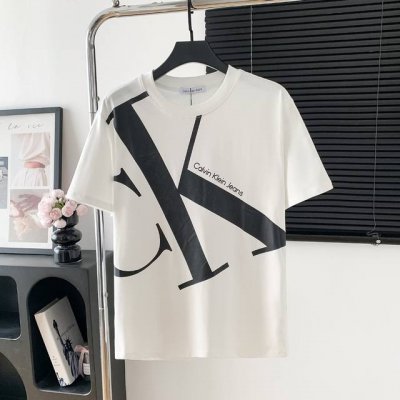 款号：W555 P90 ck字母印花短袖 logo标识精致 原版面料 官方同款 短袖T恤 定制280克同缸染纯棉双纱面料 手感非常舒服 春夏砖柜同步 时尚又个性