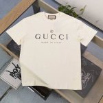 高版本 2025新款Gucci古驰经典字母图案Logo印花休闲情侣短袖T恤，独一无二的活性环保面料染色，32支双纱精梳纯棉爽滑手感，纯棉不起球不起毛，面料采用2