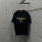 Balenci*Ga 巴黎2025春夏新款短袖T恤衫 经典字母 粉色黄色发泡工艺 定制双纱平纹纯棉面料 短袖T恤 男女同款 颜色：黑色 白色 尺码： S 90-