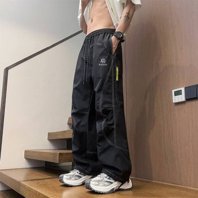 上新 Kailas 凯乐石 海外专柜机能休闲裤，男女同款伞兵裤，防水冲锋裤，小红书主播推荐，上身质感满满，版型立体，完美修饰腿型，可随意日常搭配，不费劲就能穿出