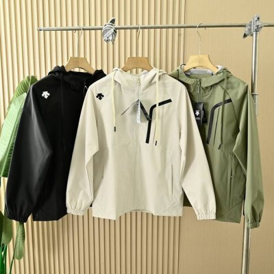 200 descente 25年春季迪桑特户外防风防水拉链连帽休闲冲锋衣夹克功能性薄款外套， 面料采用轻薄、防风，透气，轻量，耐磨，Dwr处理（防泼水）能凝结面