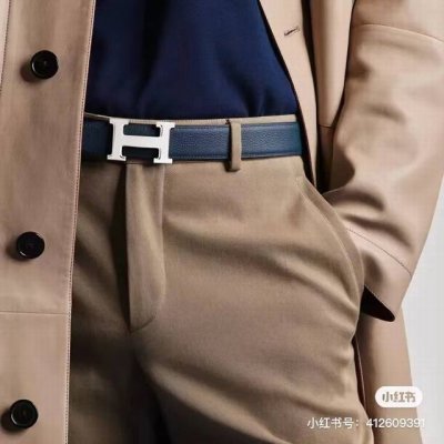 爱马仕 Hermes 腰带镀铂金属H扣腰带 这款H头金属扣皮带，很经典的款式，大H皮带扣，简洁但是够突出，标志性的橘色，土豪气质爆棚，另一款是银色金属扣，低调奢