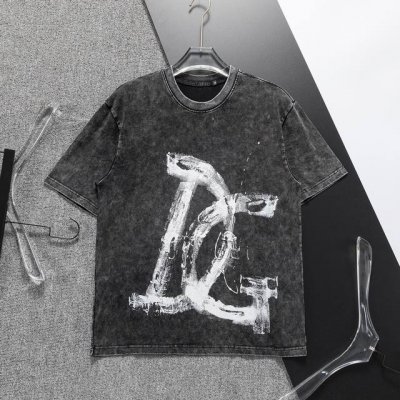 D&G 杜嘉班纳 官网新款洗水T恤.男士圆领经典Logo短袖T- Shirt 采用进口客供定制面料 高端的品质 尽显奢华。8883尺码：M-3Xl