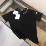 Mon*Cler 蒙口 2025新款上市 专柜系列纯棉T恤！260克定制棉，面料柔软舒适，全新设计灵感，极具时尚代表性！领口精致Logo字母硅胶工艺！手感舒适透