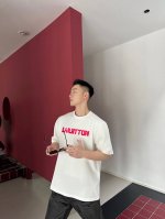 路易威登 新款字母印花双层重工短袖T桖 字母图案不管是T桖还是卫衣都是每年的爆款单品 前幅大面积印花采用大康丽数码印花机直喷 成本极高 经过多次的调试打版图案色