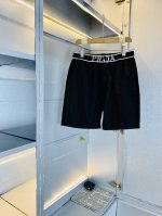 官网原单货 可穿200斤普拉达Prada 简约时尚 2025夏款夏季休闲裤短裤五分裤身穿着非常舒适 低调不失奢华 穿出去非常有档次,裤型款式和裁剪亦无需多言 上