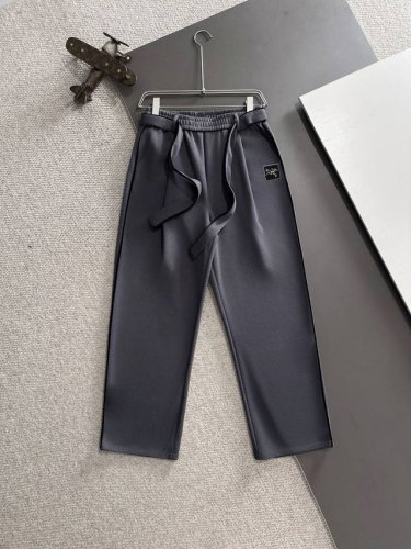 隔天出货 高品质 Arcteryx 始祖鸟 2025春夏新款高定松紧带休闲裤，意大利进口机器制造，闭眼入的款，裤脚下摆二本针锁边，针脚细密牢固，专柜定制面料 透