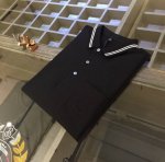 p家胖哥哥福音2590夏季最新系列 上班通勤百搭 富于优雅的设计感 商务精英必备 采用丝光珠地棉混纺面料 温儒柔软 细腻柔软 上身自然是舒适 翻领商务休闲修身款