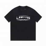 lv 25Ss黑白经典图文结合T恤 采用32支双纱纯棉240G 高温水洗 不缩水不退色 手感舒服 质感超强反缝袖口设计 黄色反标点缀 全套辅料 潮男潮女必备经典