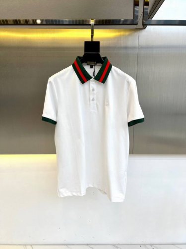 Gucc古驰、2025春夏新品发售！男士夏季翻领polo短袖T恤，此款为顶级珠地丝光棉面料，透气舒适设计元素非常好看，品牌标识精工刺绣，年度最佳polo 配置了