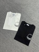 Moncler 25夏季新品撞色印花标识短袖T恤 正面胸前撞色印花设计 简约又吸睛 低调又高级 辨识度直接拉满 版型是经典的常规款 尺码标准 定制高支高密80支