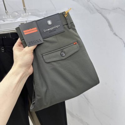 Zegna 杰尼亚 2025春夏新品休闲裤西裤，官网同步发售，裤身工艺设计，进口客供辅料，代工厂P出品免检！每个细节做到极致，原版五金配件，潮范十足、上身有型帅