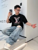 香家 2025春夏新款首发专柜最新款短袖圆领T恤 高端订制 设计前卫时尚！品牌Logo重工艺设计 高端定制面料.手感柔软.穿着舒适.专柜级别精致车线.做工精细.