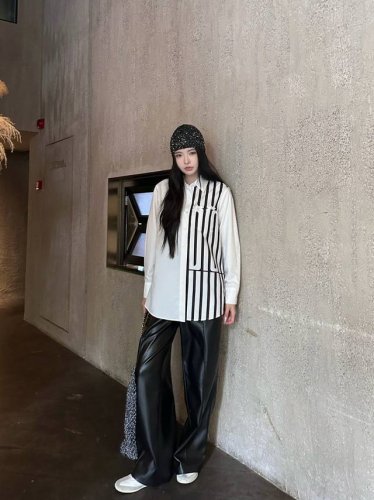 D家缎面拼接印花Logo衬衣 开模定制五金配件 版型超赞 上身完美百搭款 高品质 尺码Sml
