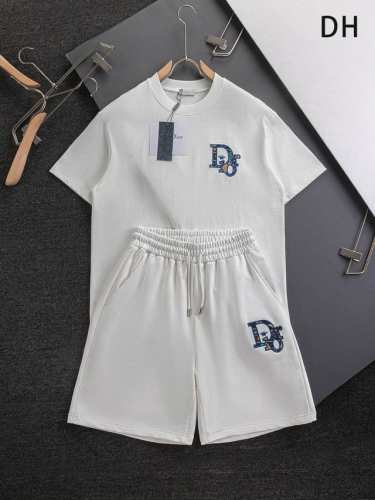Dior 迪奥 Cd 微宽版版型 S-Xl 套装 cd 25Ss 新品官网同步发售 胸口Cd小蜜蜂刺绣Logo图案 后幅小蜜蜂大Logo刺绣Logo图案 短裤后