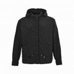moncler 蒙口 短款防晒服 短款外套宽松休闲百搭洋气上衣防晒衣 尼龙起皱高光外套 短款高端轻松拿捏 一穿一个显贵显潮 size:0-2