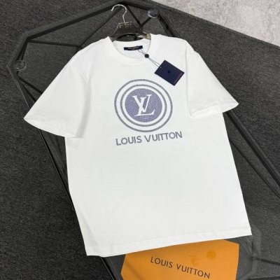 Louis Vuitton路易威登 25款高版本 面料采用300克高密度纯棉 不变形 不缩水 三标齐全 男女同款 工艺：压钻 颜色：白色 黑色 Size：S-X