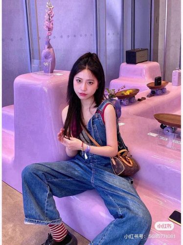 lv Nano Speedy 16 枕头包 Lv王炸款，一只可以背一辈子却依旧时髦的包谁不爱？老花经典不过时，耐磨性还特别好，又实用，单凭这些就足够让人着迷了。