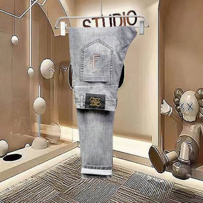 主推.长期有货 芬迪 高品质 2025春夏官网高端新品原单少数帅爆牛仔裤，百分百原单 百搭神器！今年最新流行的风格设计款式，采用进口棉花制作成的单宁布，上身舒适