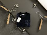Dir*修身版型M-Xxxl 2025秋款顶级进口私货，高端暗纹字母提花伊力特短袖，纯色百搭专柜款时尚不失奢华 品质毋庸置疑 上身效果超赞，奢华官网同款 款式专