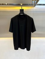 dio迪奥 春夏新款新标字母Logo宽松显瘦休闲圆领短袖T恤 纯棉高支数面料整体的触感极为舒适 亲肤效果也是极佳 整体宽松的版型配置 更具青春运动风格 上身大气