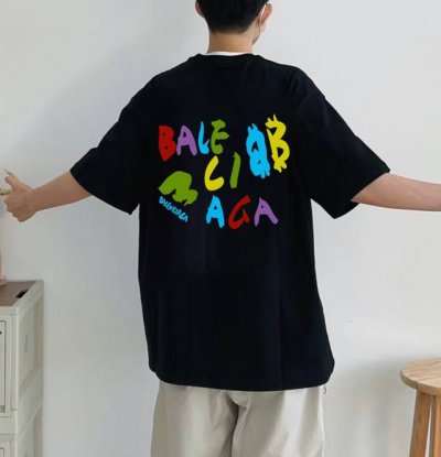 balenciaga巴黎世家彩绘涂鸦圆领短袖半袖T恤 面料采用260克纯棉双纱食毛面料 双线二本针压线 久洗不变形 原版定制三标 高端进口印花 随意水洗 情侣可