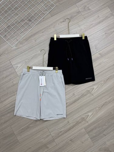 丶上新 可隆速干短裤 细节图 Kolon Sport 可隆两色经典梭织户外休闲Daypack系列露营徒步运动夏季短裤 全松紧带结合抽绳设计的腰头，调节方便。 面