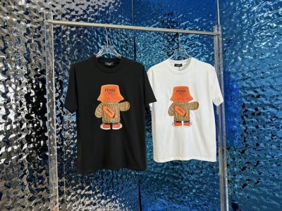 fendi 芬迪 新款上市 专柜系列纯棉T恤 全新设计灵感 极具时尚代表性 精致Logo设计 手感舒适透气 极为时尚耐看有腔调 上身效果高端大气 极致有型的百搭