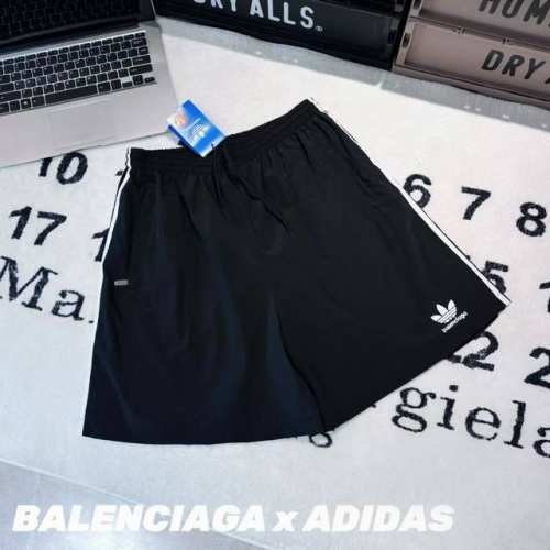 Balenciaga X Adidas 巴黎世家三叶草联名刺绣短裤 男女同款 -面料：采用原版一比一面料。 -辅料：原版拆解开发，一比一定制的小标，领标，水洗，
