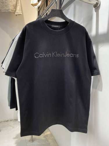 款号：Zmr34# Ck Calvin Klein简约字母黑钻短袖T恤 正儿八经270克纯棉双砂面料 所有面料均已提前做过缩水 品质第一 所见即所得 不会洗一次