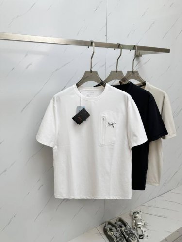 高端品质 25款Ss秋冬新品打底短袖 质量杠杠的 厚度弹性适中 舒适性高 Mp耐洗耐穿 秋季单品 冬季打底佳品 务必人手两件备用 亲戚好友特别推荐款 送礼也是最