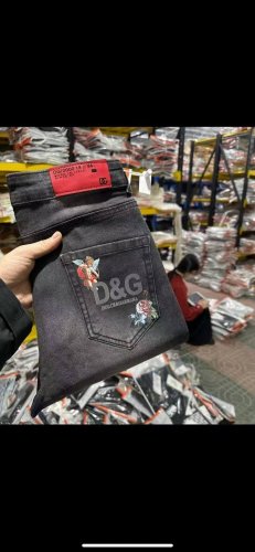 款号Cc845 Dg杜嘉班娜印花Logo春夏新品薄款牛仔裤 专柜主推黑牛仔裤奢华感十足皮标Dg五金 爆款 帅气高端轻奢经典修身小直筒版型裁剪设计男士板型十足腔调