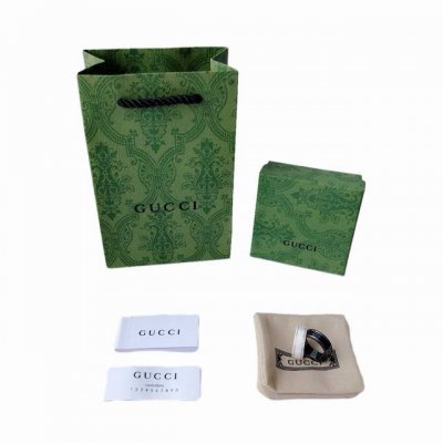 得物渠道专供！Gucci古驰Icon系列双G-黑白陶瓷戒指-情侣对戒！Icon系列18K白金窄版戒指！官网在售价 p20,800人民币黑色合成刚玉戒指上镌刻着品
