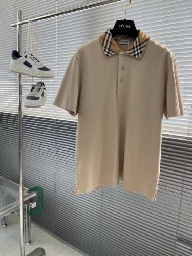 bbr 25Ss新款Polo 衫，这款Polo选用棉质珠地网眼布面料打造，衣领处融入针织 Burberry格纹设计，贝壳纽扣刻有Bbr英文字母，呈现修身版型，款