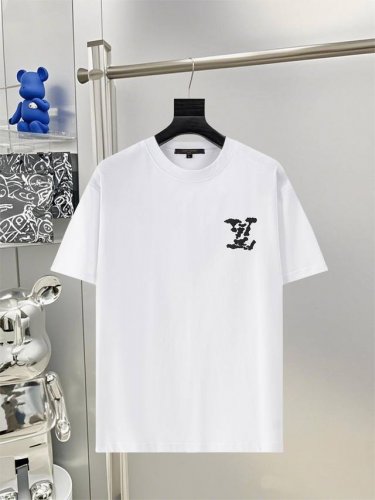 Lv路易威登25Ss新款短袖 最高版本重工艺印花经典Logo图案 高标准定制 上身非常有型 客供进口高档280克纯棉面料质感非常细腻 细节工艺精湛考究 塑造性极