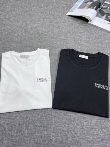 bc高端25Ss最新款基础百搭纯棉质圆领短袖，贸易公司渠道稀出，本年度最好穿的基础短Tee，可以满足你对穿搭的所有要求，简约百搭的纯色设计，不挑性别与身材！ 纯