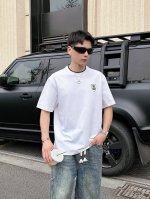 Burberry 巴宝莉 2025夏季最新款 专柜同步有售 原单狠货 时尚休闲圆领短袖T恤 上身很有特点 吸睛而有亮点 进口原版面料 顶级刺绣工艺字母图案装饰L