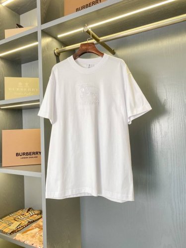 马术骑士刺绣徽标棉质 T 恤衫 Bur王牌尖货，镇店之宝 现货秒发 年春夏系列，装饰 Burberry 马术骑士刺绣图案，男女同款棉质圆领短袖。 Bur王牌渠道