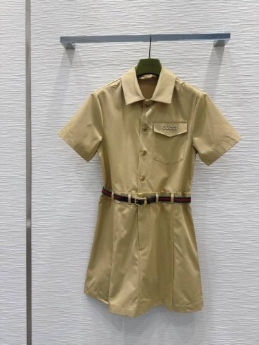 gucc* 2025Ss新款连衣裙 经典又有型 各种都能完美驾驭～高级成衣做法，细节美到爆！精美又日常，轻松驾驭！质感棒棒哒！！减龄 时尚 休闲少女感，强推！S