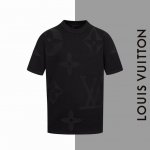 款号#Z16 Lv限定新款满印老花圆领针织短袖 Louisvuitton 官网一致款式 面料：仿羊毛精品纯棉针织 同缸同色织染螺纹 颜色一致 工艺：进口机器白墨