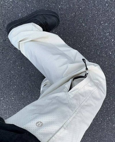 露露乐檬 Lululemon 3Dm反光Logo 被追着问链接！Lululemon 这款工装裤帅炸 宝子们，今天必须安利 Lululemon 这款美式速干尼龙工