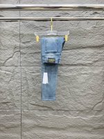 古驰 新品 高端独家发售 25Ss四季款超燃炸街系列之最牛仔裤 独家隆重推出 原版定制高端品质面料 定制五金版型修身剪裁 面料带弹力 微弹上身舒适度超高 必爆单