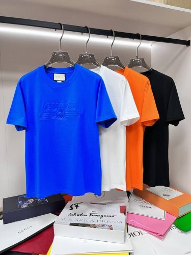 主推 Gucci 独家专供春季新款 古驰时尚休闲圆领短袖，纯棉面料原单工艺高端欧版原单T恤，潮流时尚休闲半袖 透气舒适度高，细节无可挑剔，品牌元素设计理念，体现