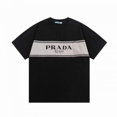 高版本 prada 普拉达 2025新款 定制310G双纱纯棉面料 直喷宽横条字母Logo 定制金属三角章 男女同款 短袖 颜色：黑色 尺码：S-Xl