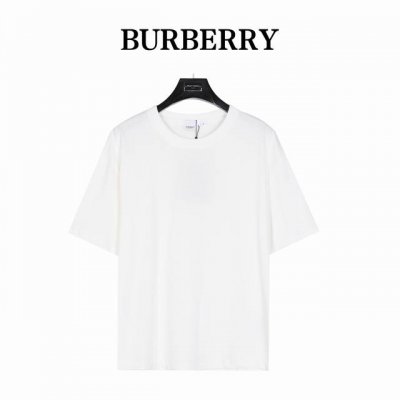 本地自取160 burberry 巴宝莉 24Ss 后腰战马短袖T恤 面料采用定制240G 26支特滑双股精棉平纹高密无尘全棉布料。前幅高密度加厚，走线平整，代