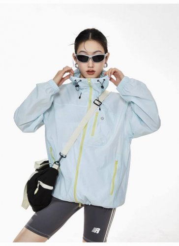露露Lululemon 邂逅夏日轻盈守护，Lululemon 美式户外骑行防晒衣 骄阳似火的夏日，户外骑行的快乐怎能被紫外线阻挡？Lululemon 这款专为女