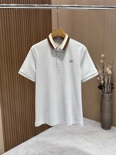 loro Piana 诺U翩雅 春夏新品Polo翻领T恤，采用丝光进口珠地棉面料，质地柔软细腻爽滑，上身亲肤又透气，体验感舒适度绝对满分，高级定制百搭款式 立体
